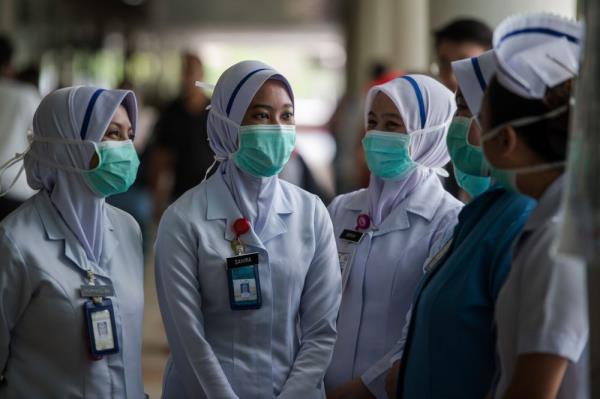 卫生部副部长-卫生部提交了2 000多名合同护士的长期职位任命