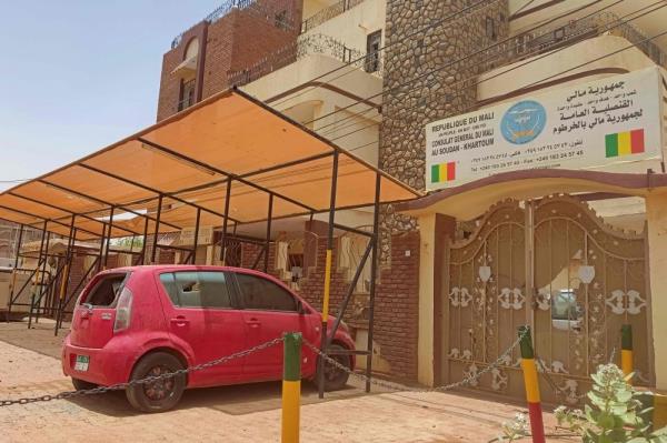 Air strikes shake Khartoum, Qatar embassy attacked