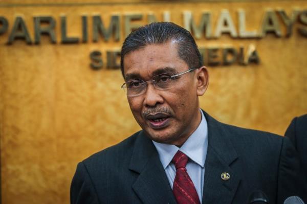 Takiyuddin calls for block vote to delay govt’s business on Order Paper for Parliament today