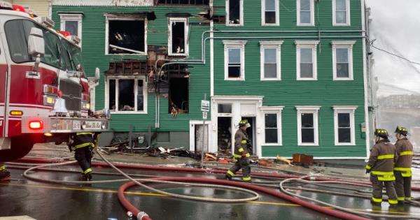 火灾吞噬了新泽西州圣约翰的3栋建筑，14人流离失所