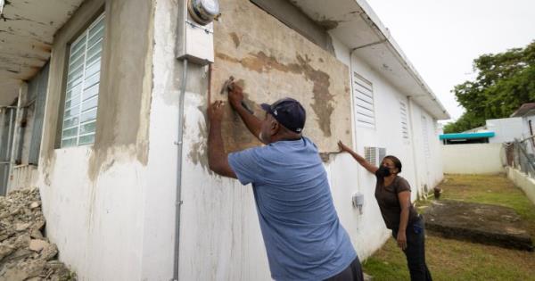 波多黎各在迎接热带风暴菲奥娜时发出飓风警报