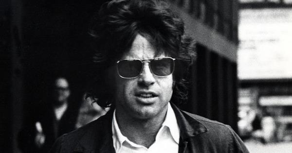 沃伦·比蒂在1973年被指控打扮和性侵未成年人