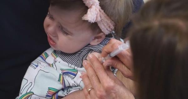 卑诗省的卫生诊所提供免预约的流感疫苗注射，重点是儿童疫苗接种